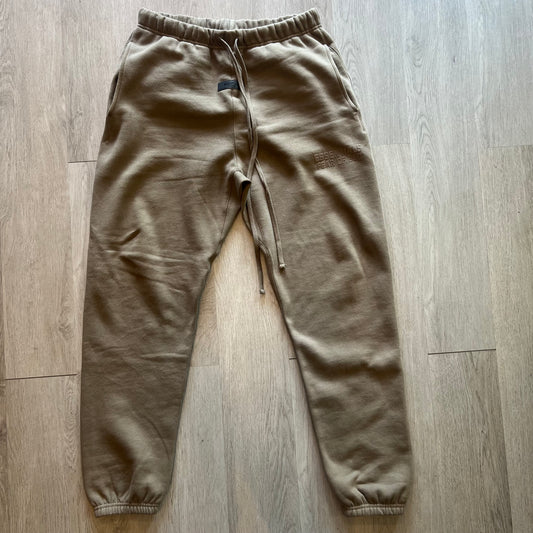Fear of God Essentials Relaxed Sweatpant Wood - Preowned