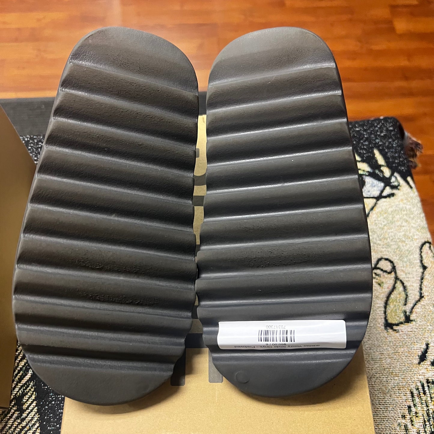 adidas Yeezy Slide Onyx - Preloved