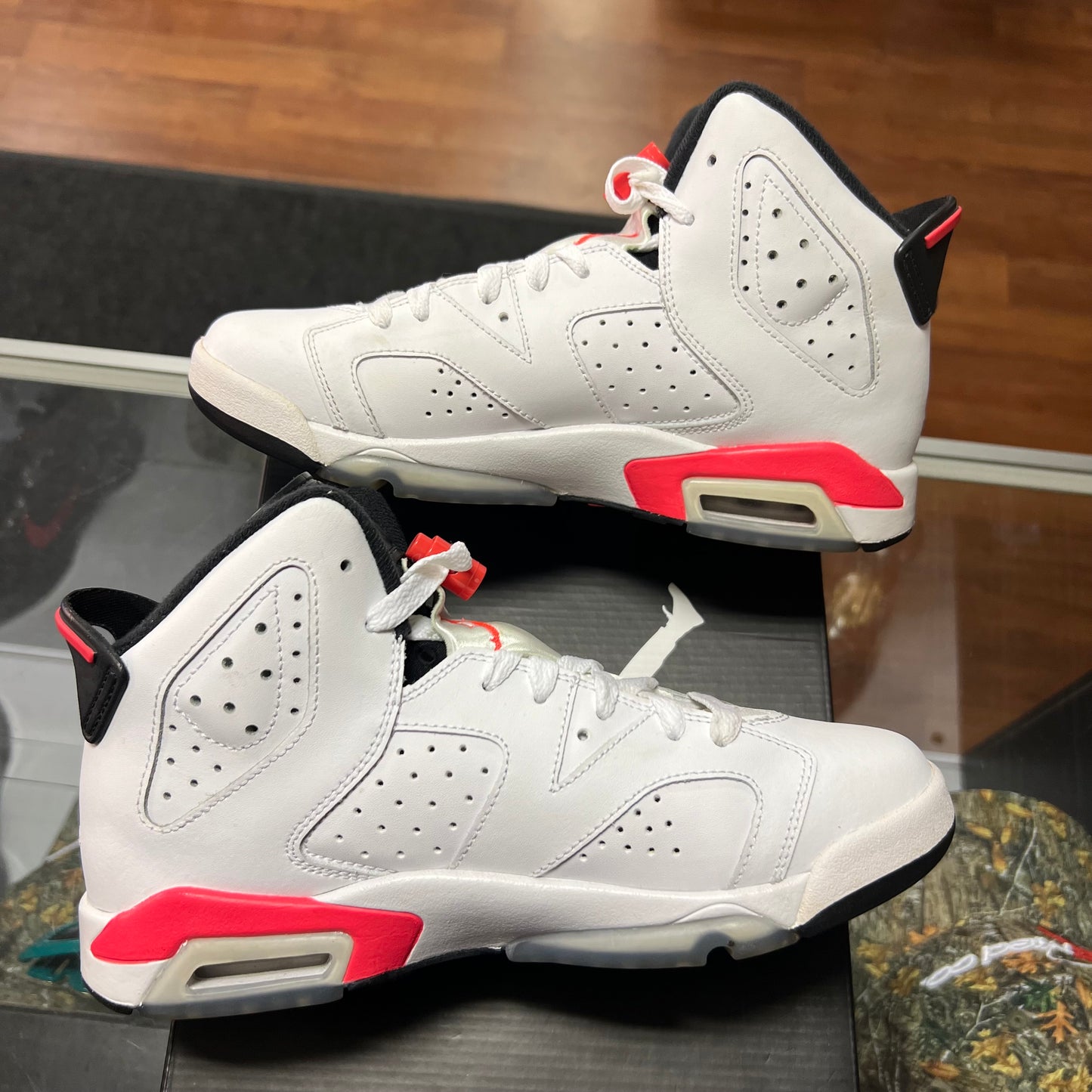 Jordan 6 Retro Infrared White (2014) (GS) - Preloved