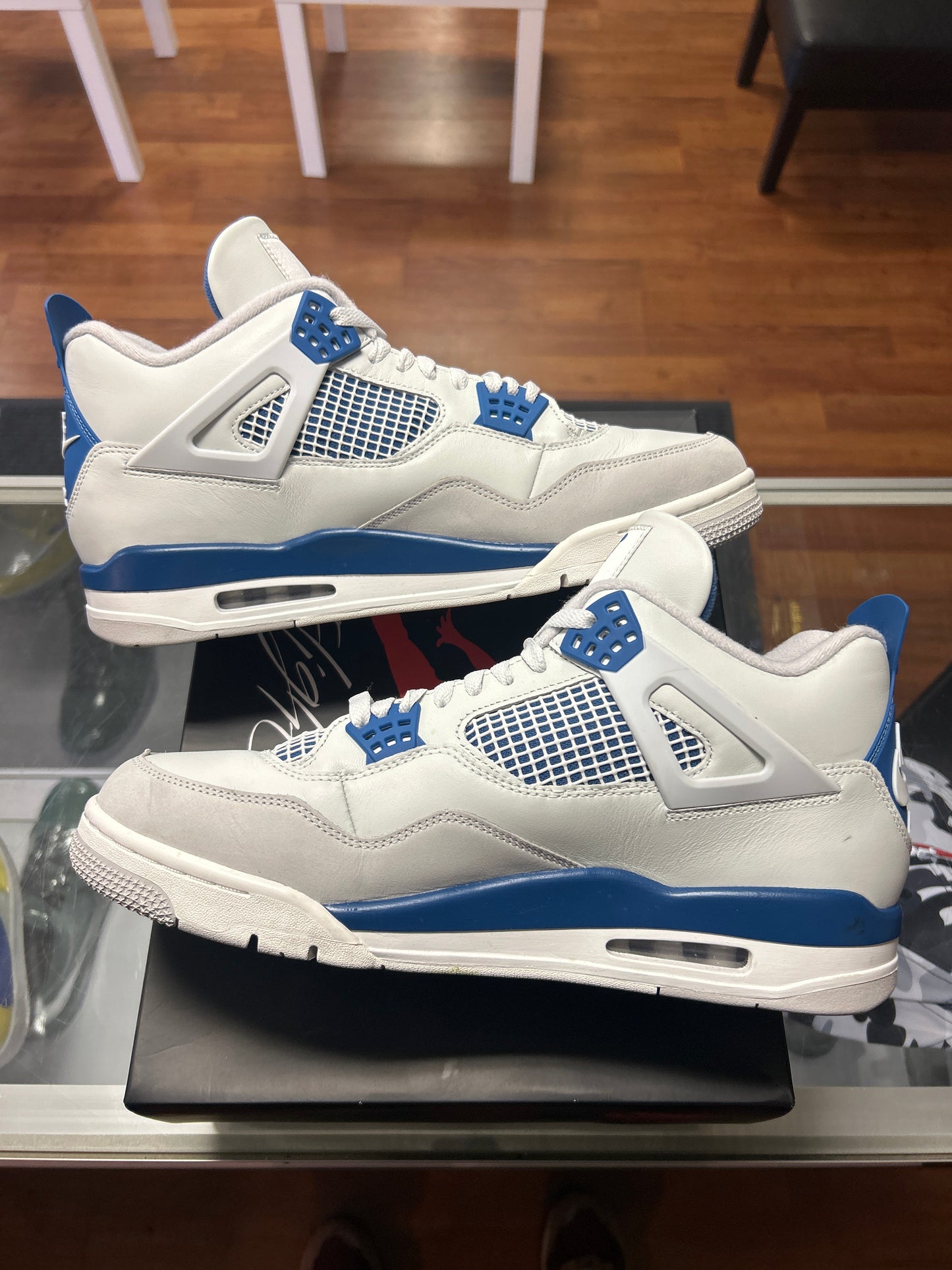 Jordan 4 Retro Military Blue (2024) - Preloved