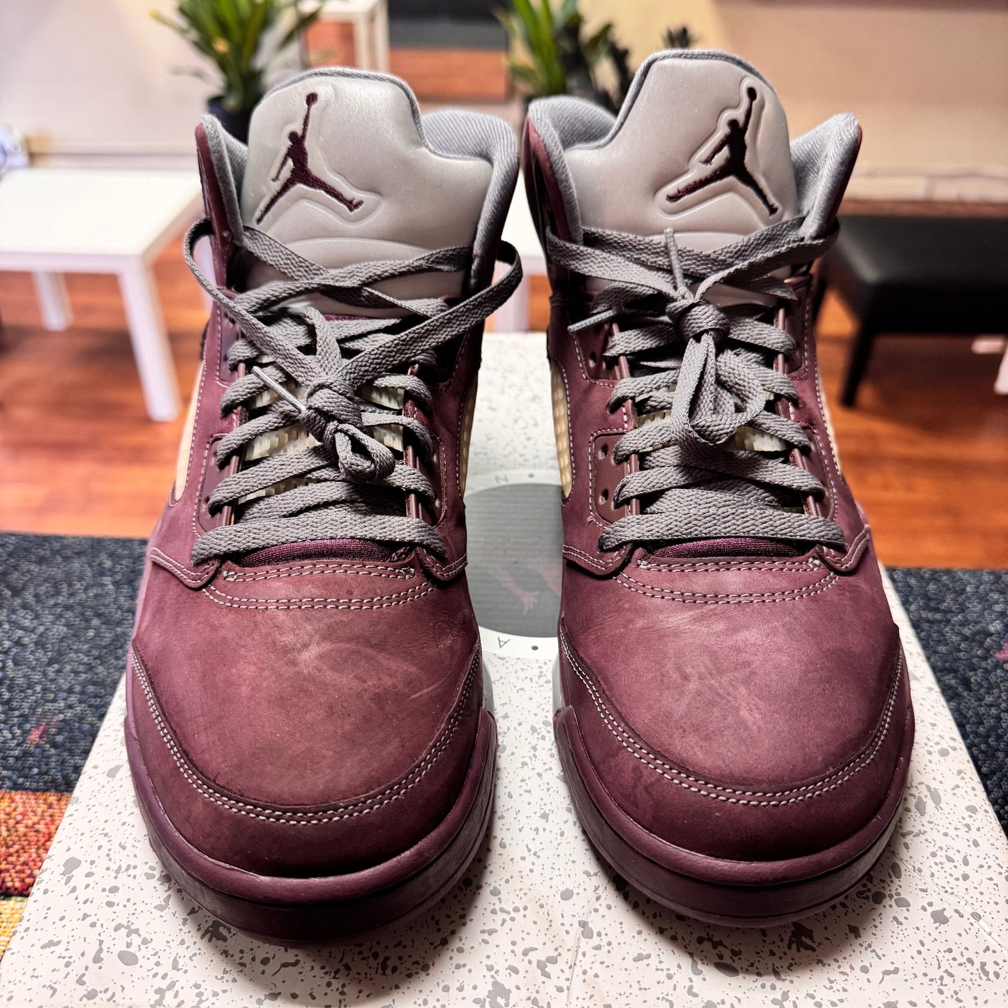 Jordan 5 retro Burgundy - Preloved