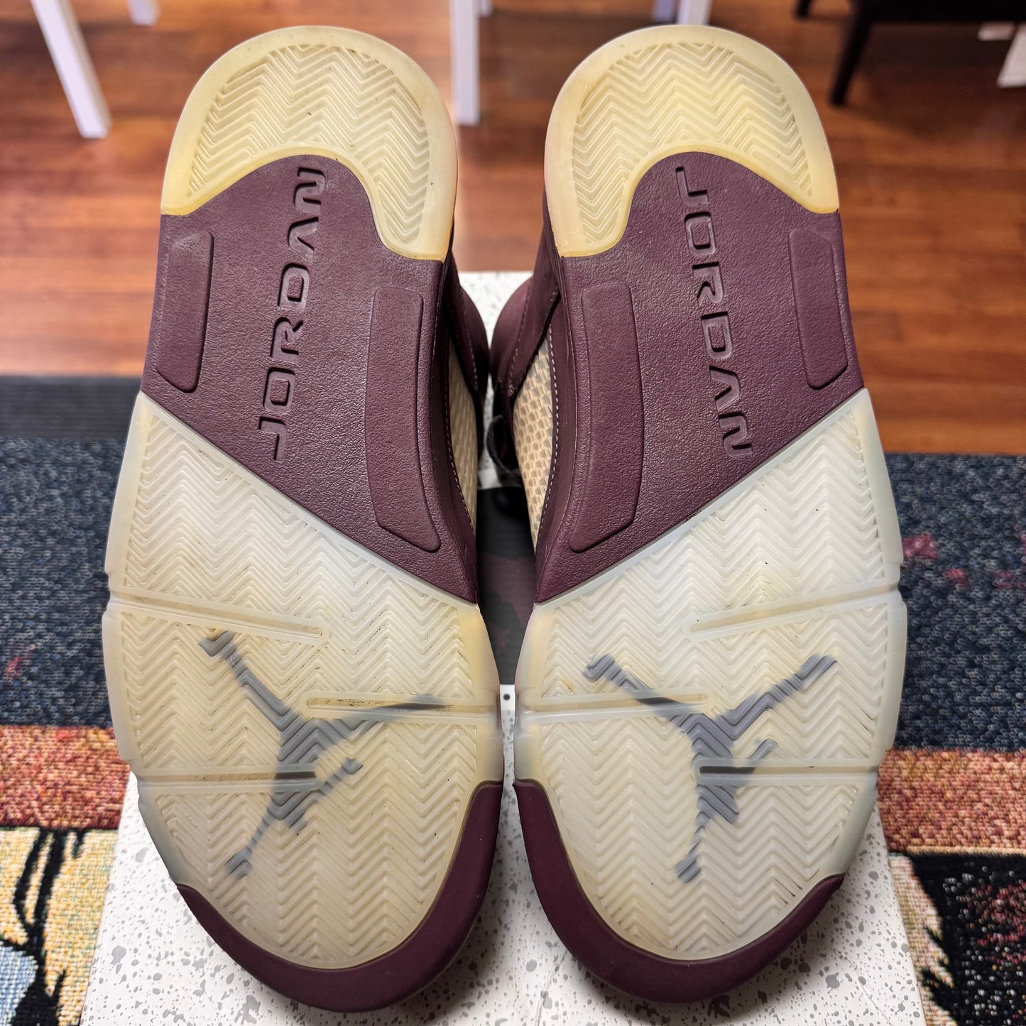 Jordan 5 retro Burgundy - Preloved