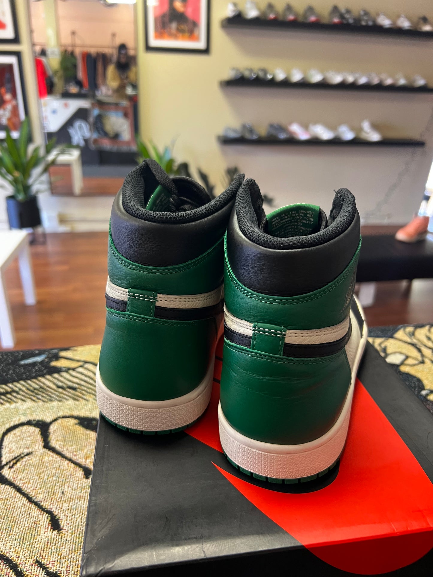 Jordan 1 Retro High Pine Green - Preloved