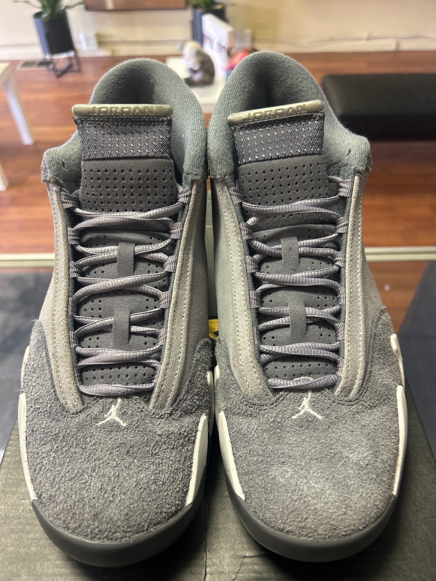 Jordan 14 Retro Flint Grey - Preloved