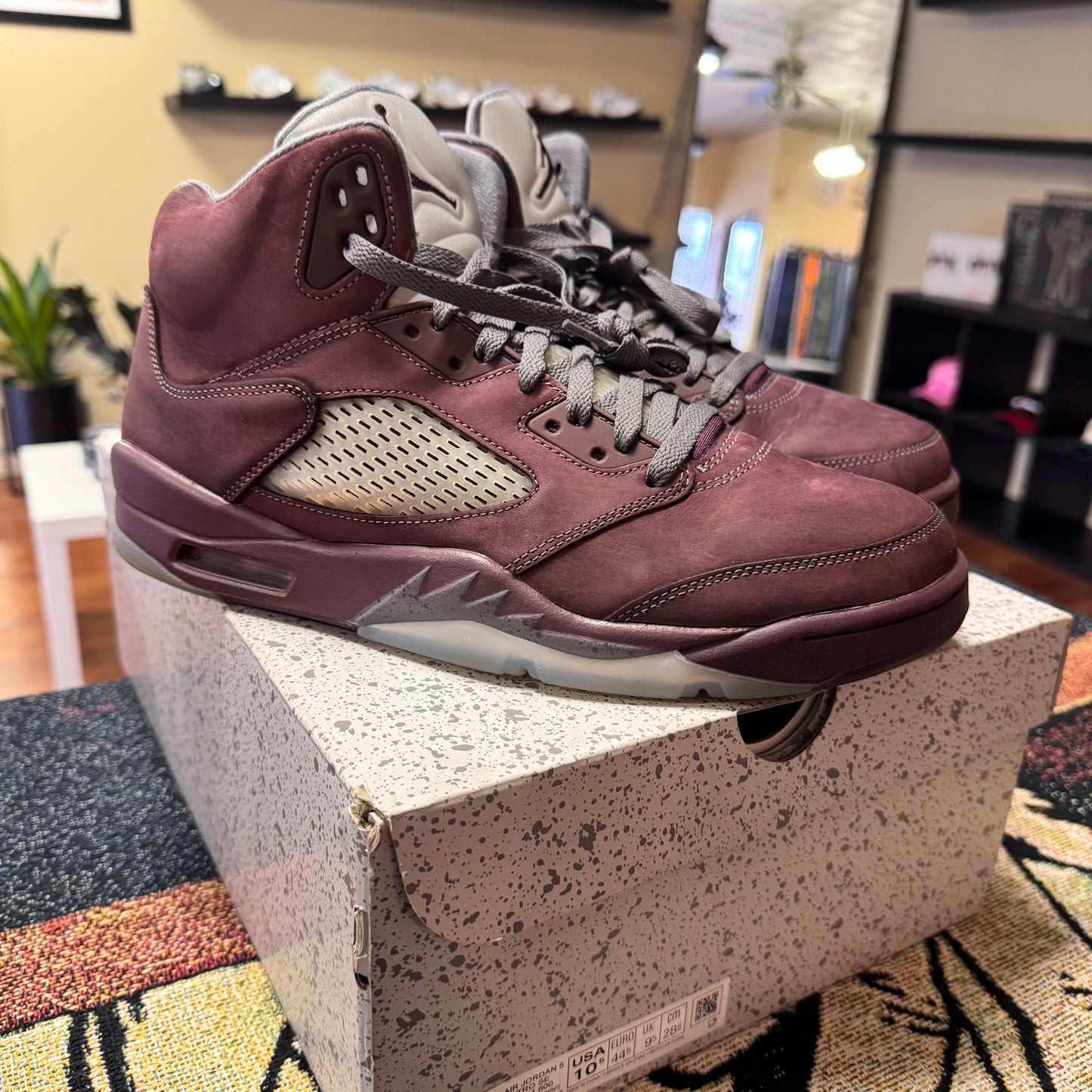 Jordan 5 retro Burgundy - Preloved