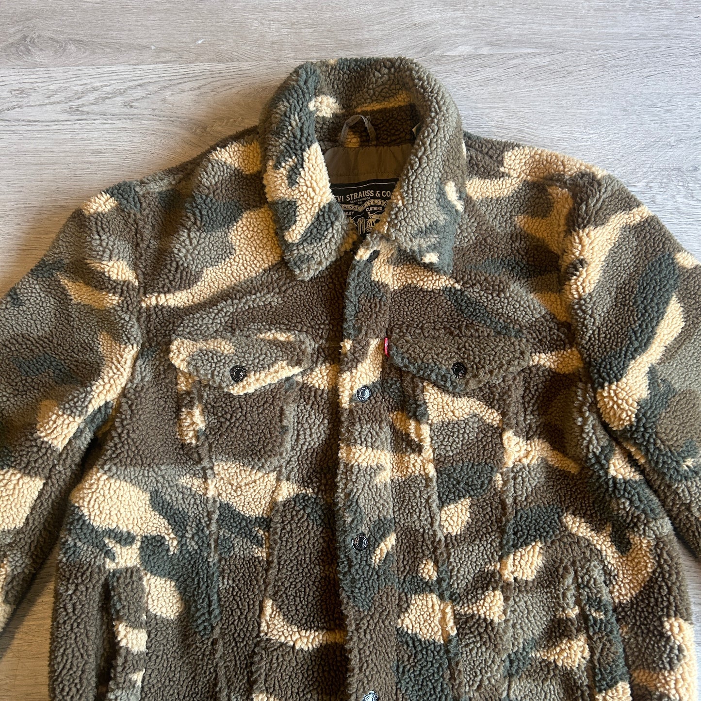 Levi Camo sherpa Jacket - Preowned