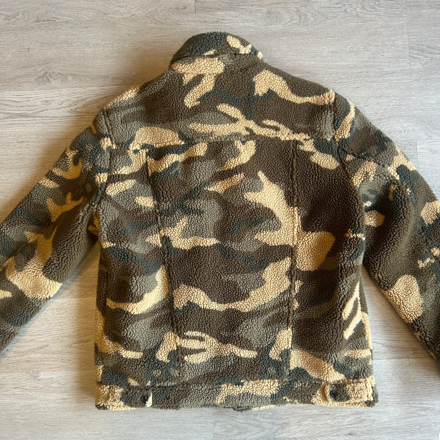 Levi Camo sherpa Jacket - Preowned